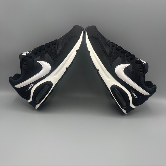NIKE Air Max Command Women's Running Shoe Black White - Picture 10 of 14